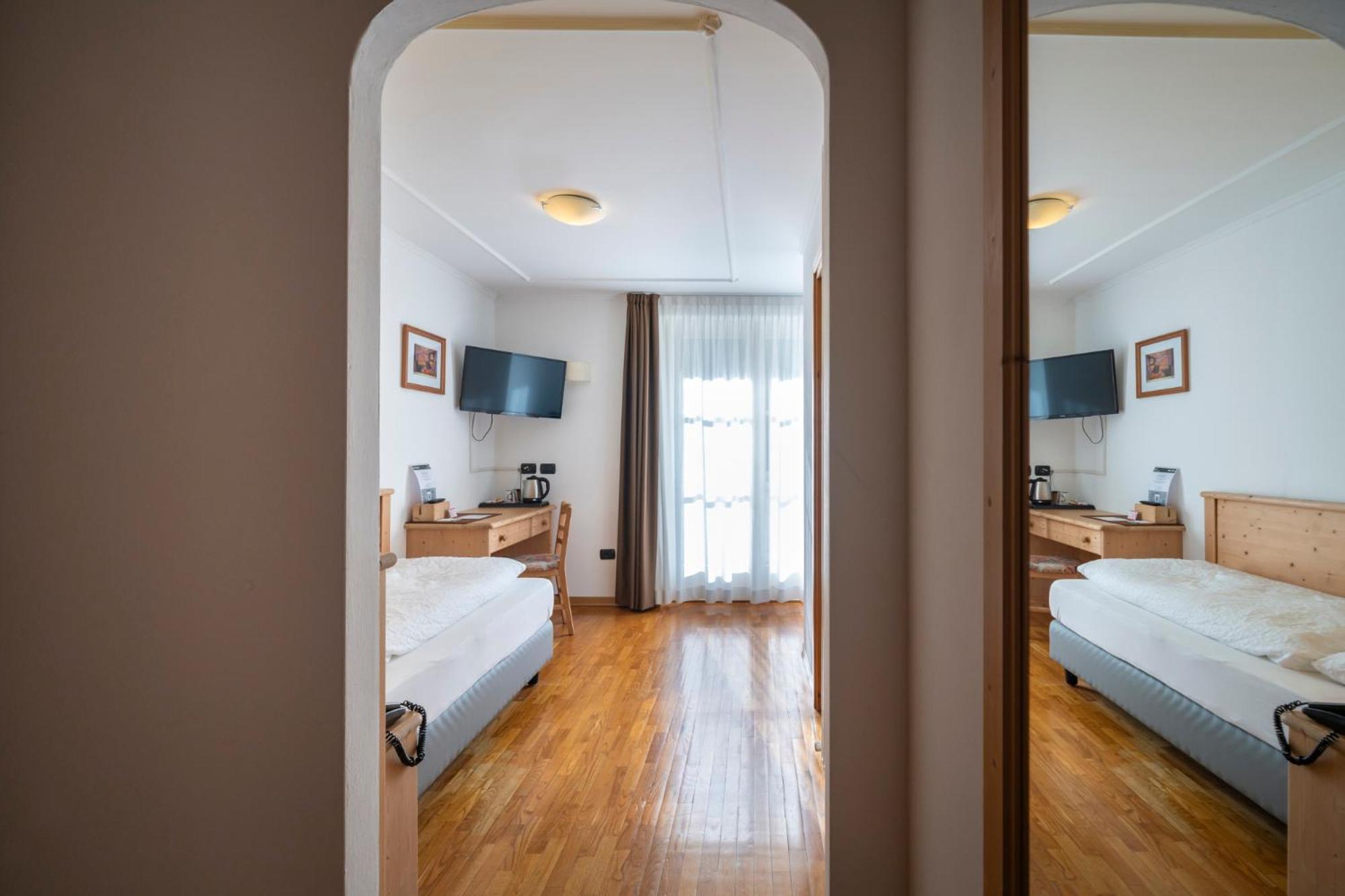 Hotel Erica Tesero Buitenkant foto