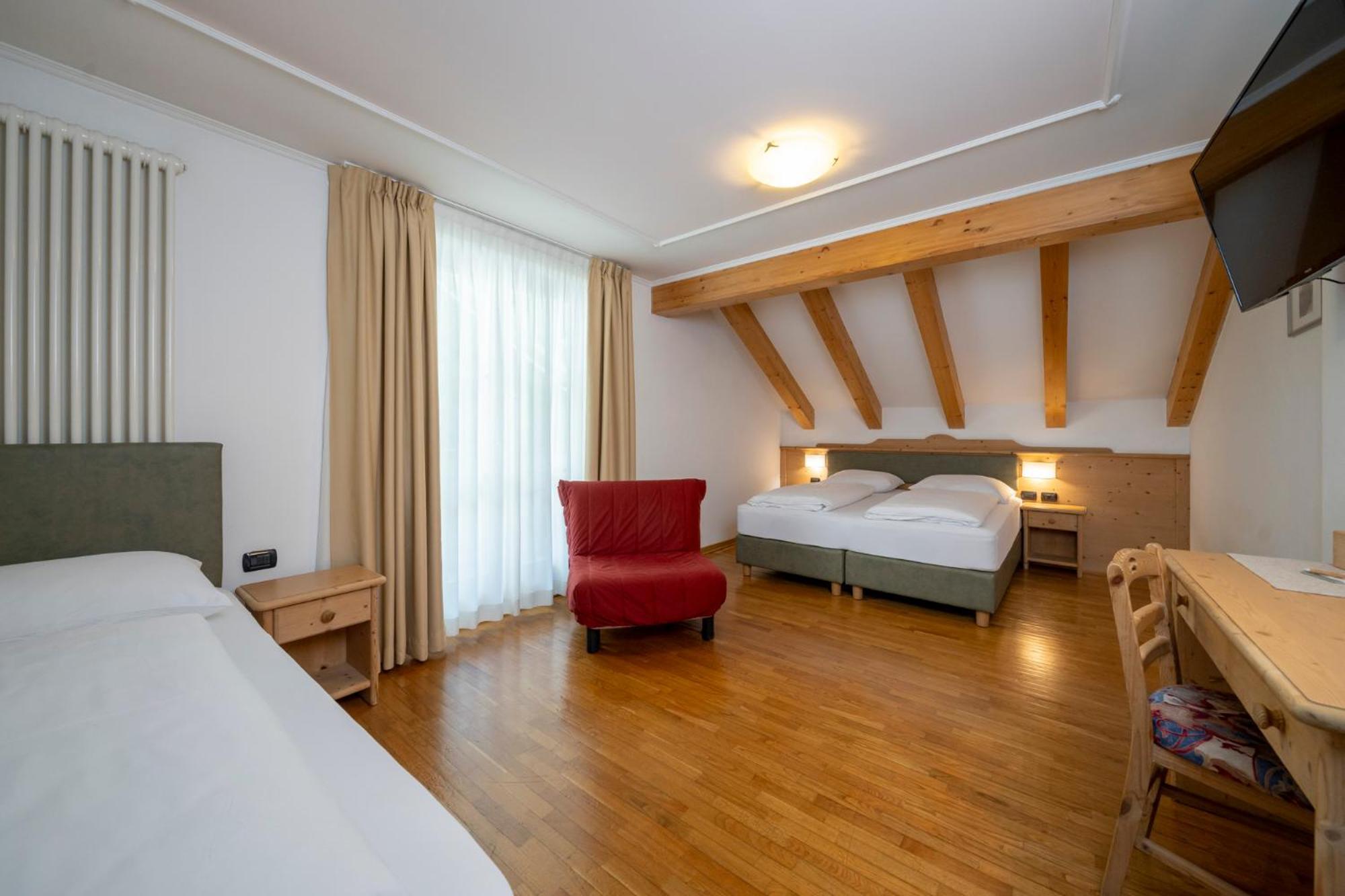 Hotel Erica Tesero Buitenkant foto